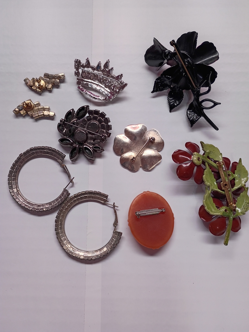 8 Pieces Of Vintage Jewelry Broach And Earrings - Picture 5 of 9